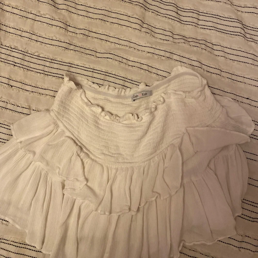 White gab and Kate skirt - Picture 1 of 2